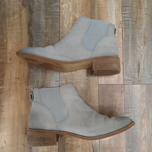 Caslon Women's Brenna Leather Water Resistant Booties - Picture 2 of 9